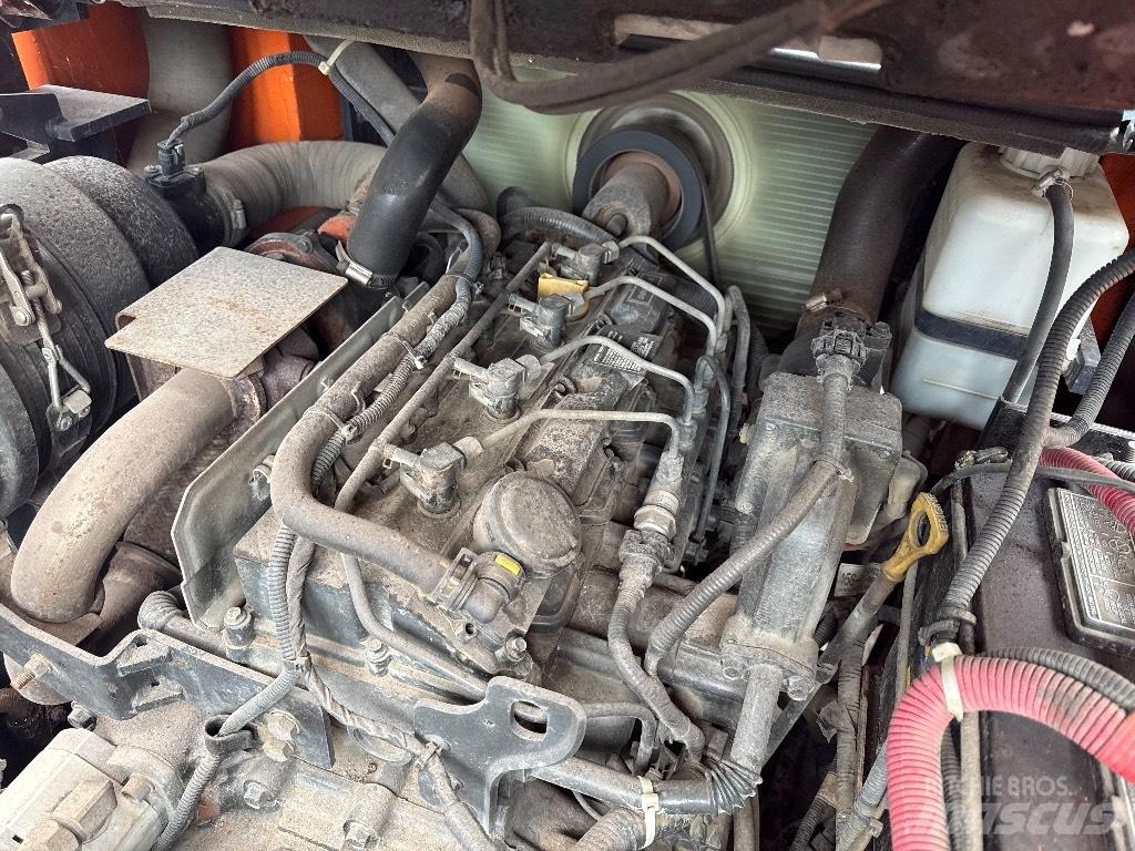 Doosan D 40 SC-7 Diesel trucks