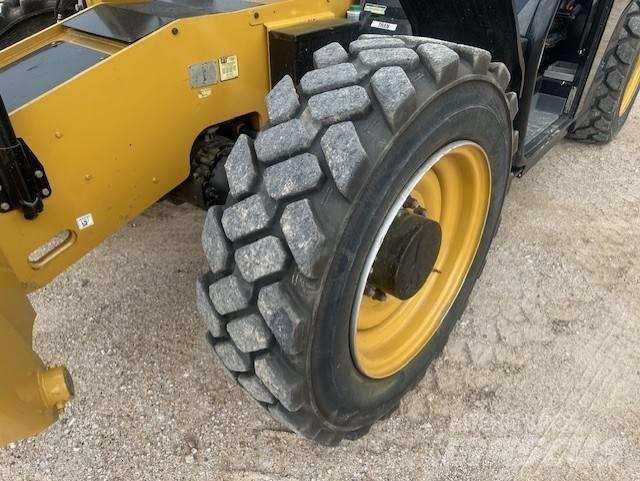 CAT TL1055D Telescopic handlers