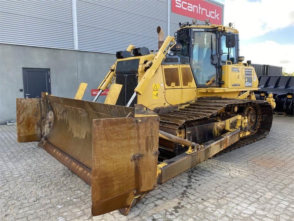 Komatsu D65PXI-18 Crawler dozers