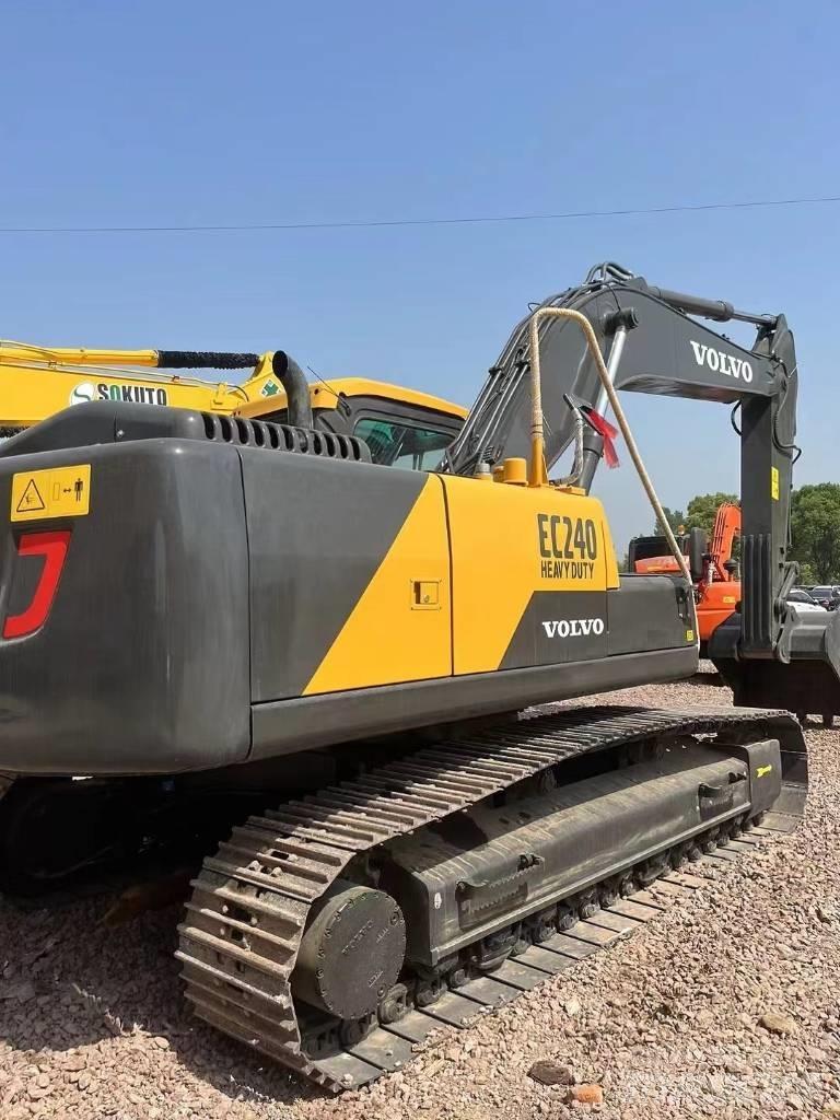Volvo EC 240 Crawler excavators