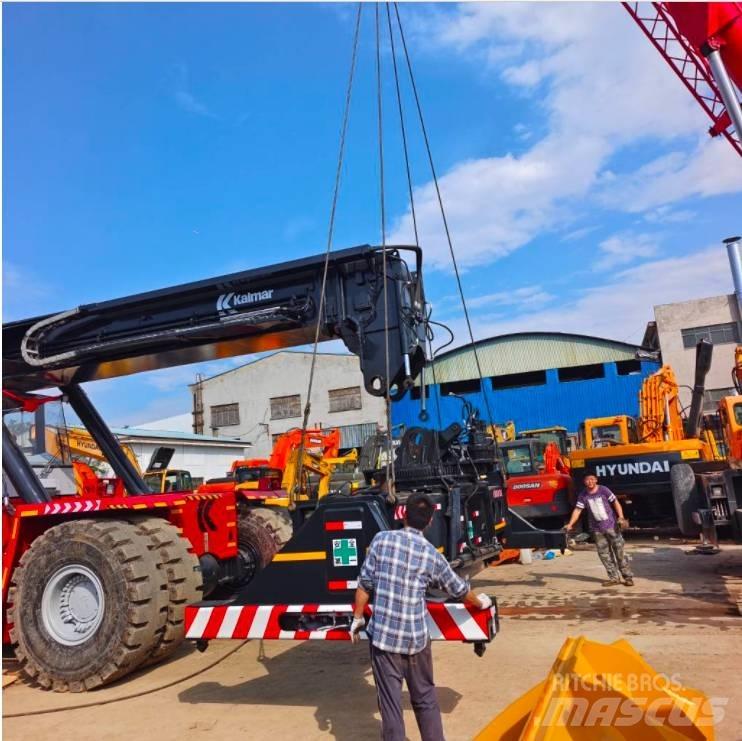 Kalmar DRF 450 Reach stackers