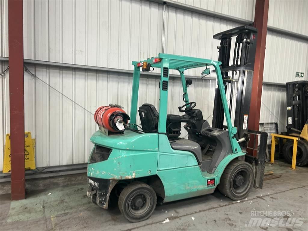 Mitsubishi FG30NT LPG trucks