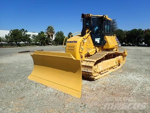Komatsu D61EX-24 Crawler dozers