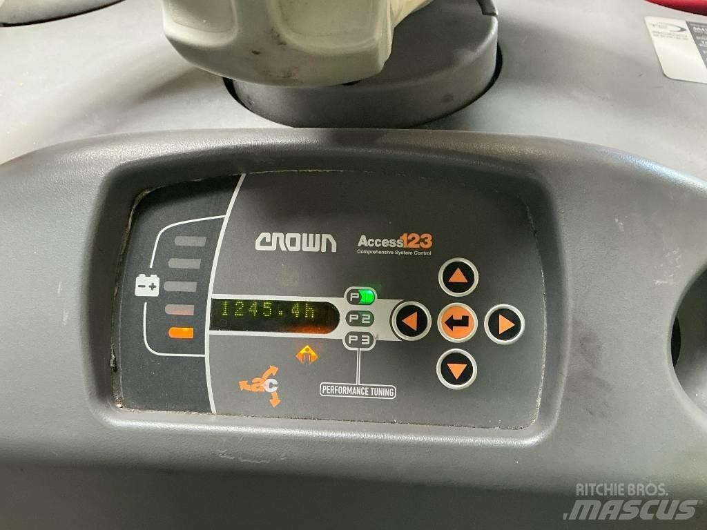 Crown TC 3000 Tow truck