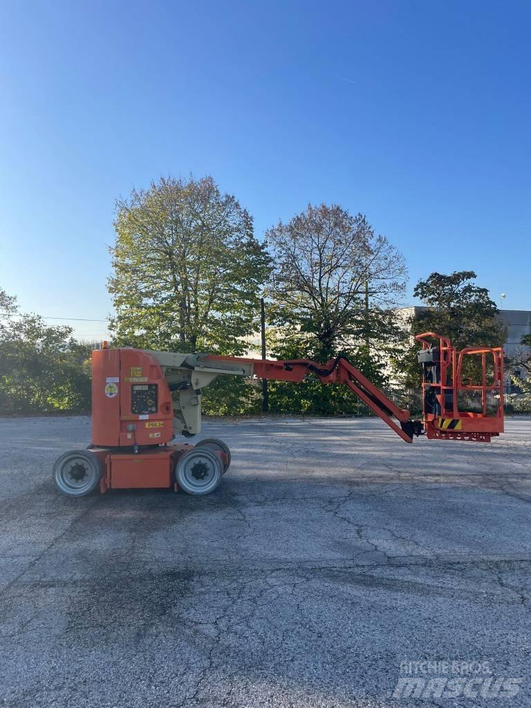 JLG 300 AJP Articulated boom lifts