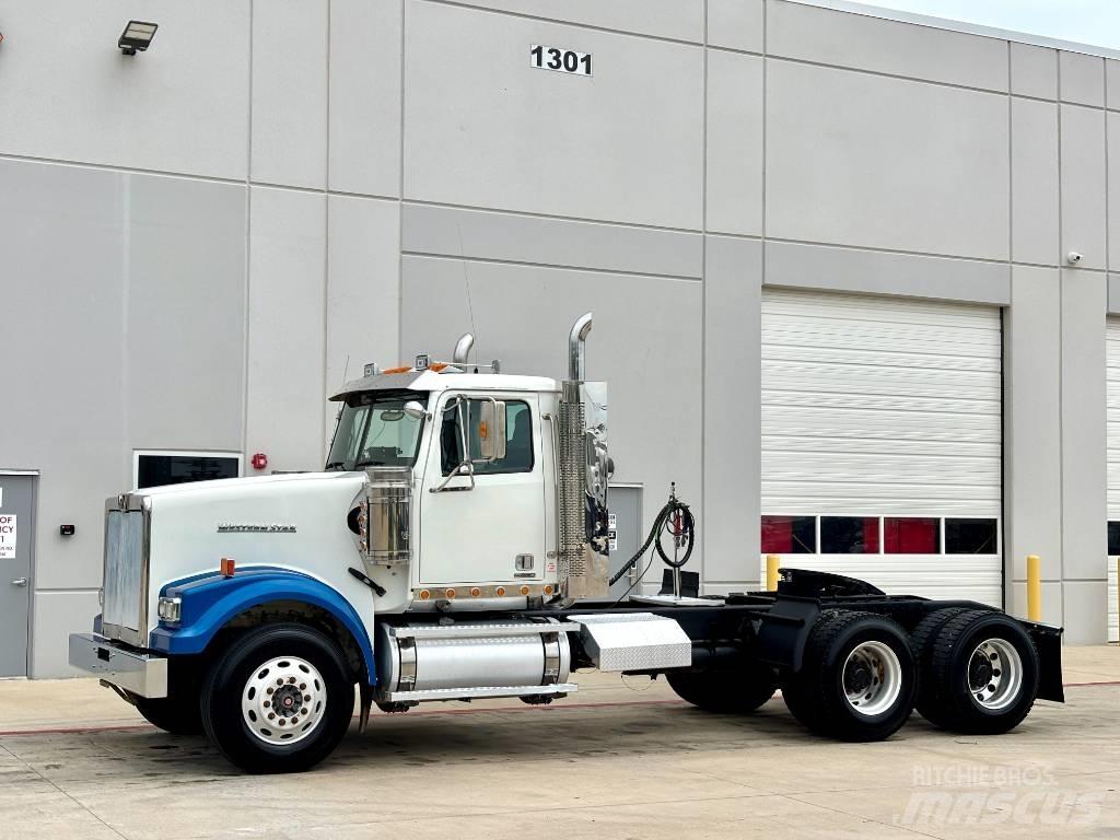 Western Star 4900 Prime Movers