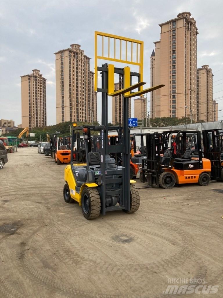 Komatsu FD30T-16 Diesel trucks