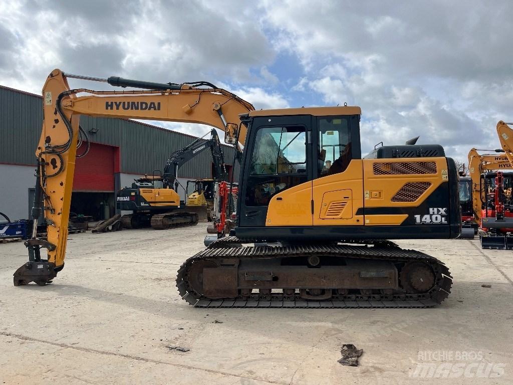 Hyundai HX140L Crawler excavators