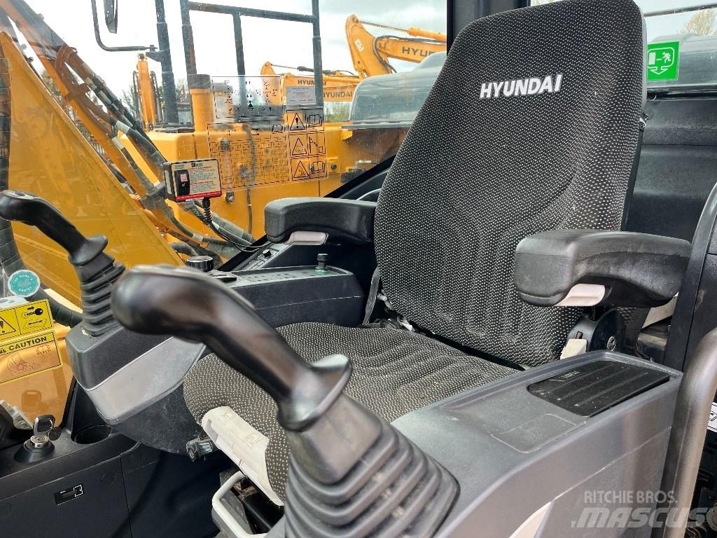 Hyundai HX140L Crawler excavators