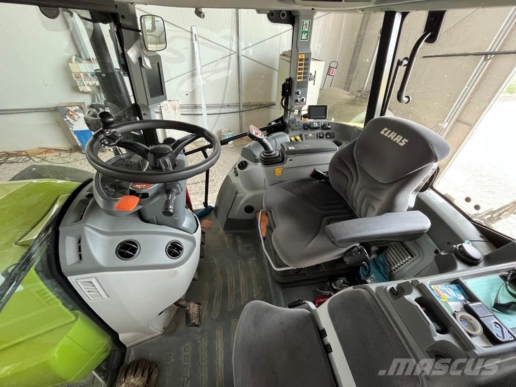 CLAAS Arion 440 Tractors