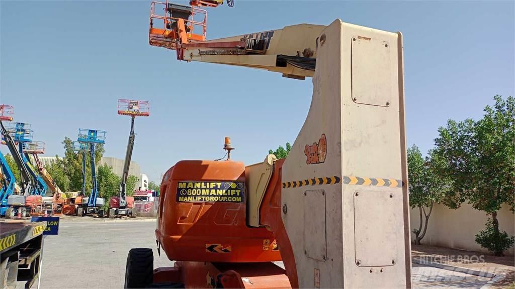 JLG 800AJ Articulated boom lifts