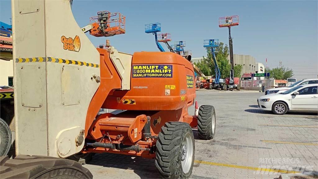 JLG 800AJ Articulated boom lifts