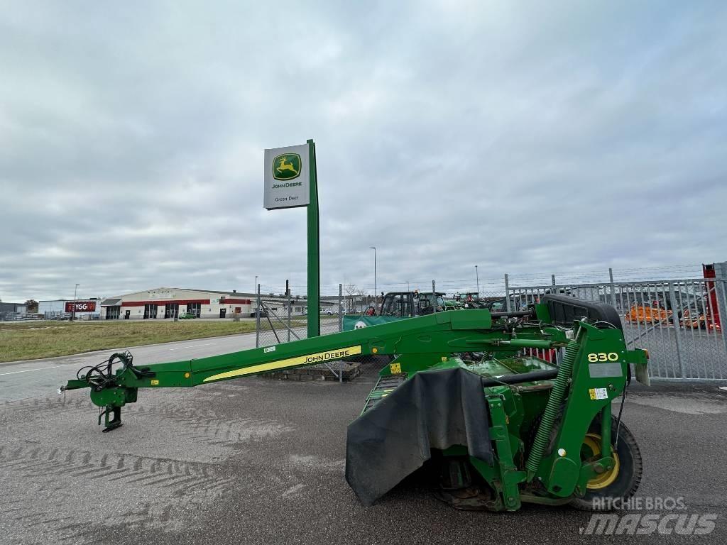 John Deere 830 Mower-conditioners