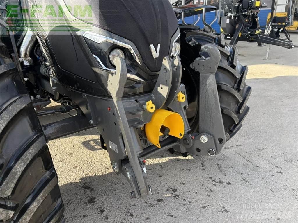 Valtra a 115 Tractors