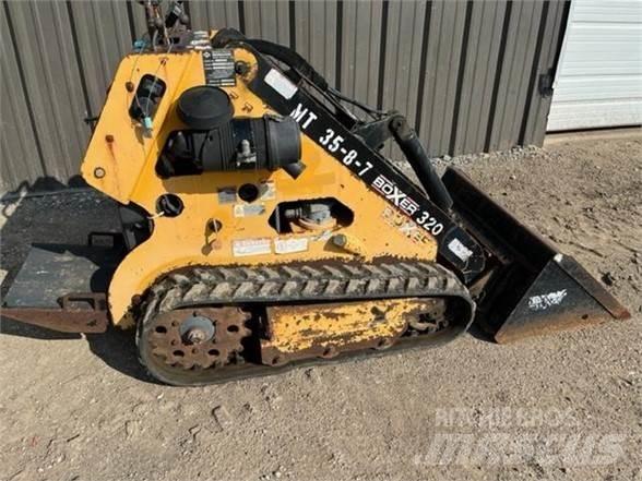Boxer 320 Skid steer loaders