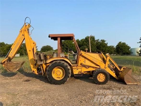 CASE 580K Backhoe