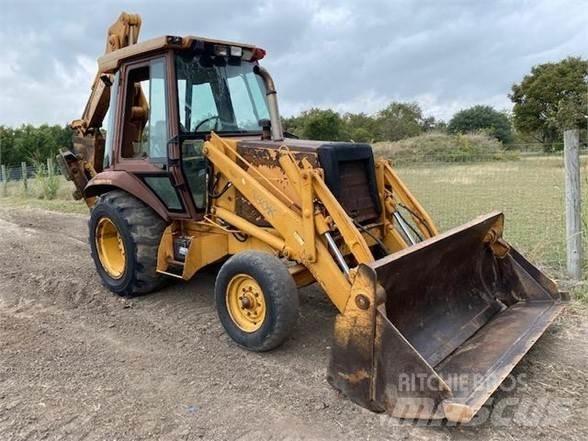 CASE 580K Backhoe