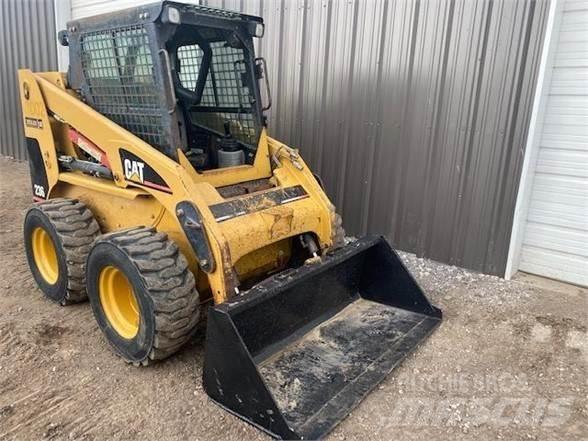 CAT 236 Skid steer loaders