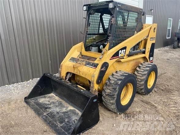 CAT 236 Skid steer loaders