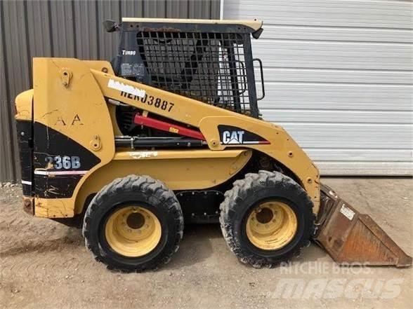 CAT 236B Skid steer loaders