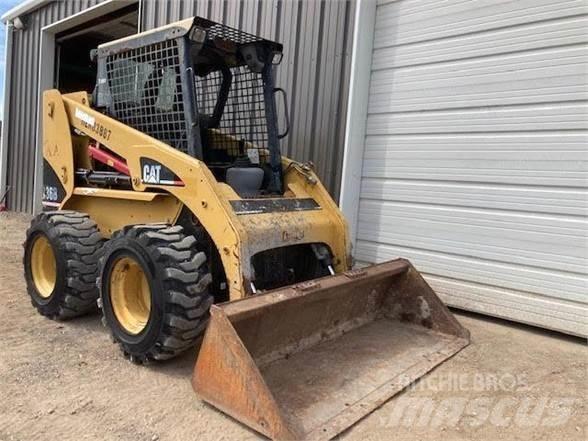 CAT 236B Skid steer loaders