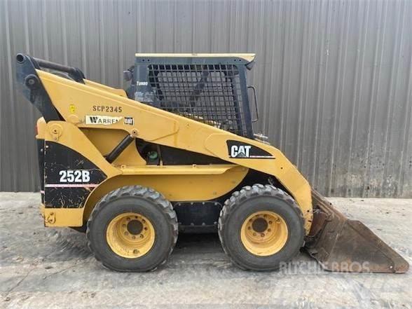 CAT 252B Skid steer loaders
