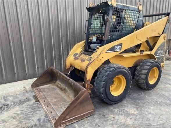 CAT 262B Skid steer loaders
