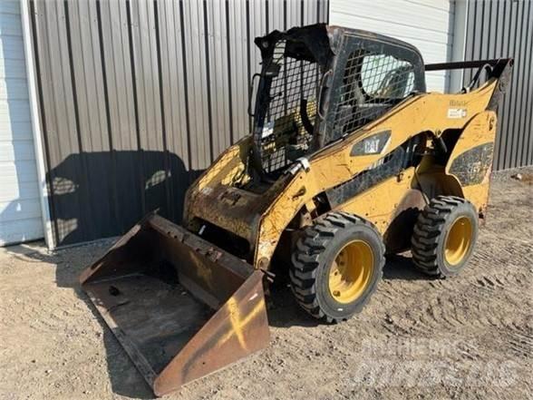 CAT 272C Skid steer loaders