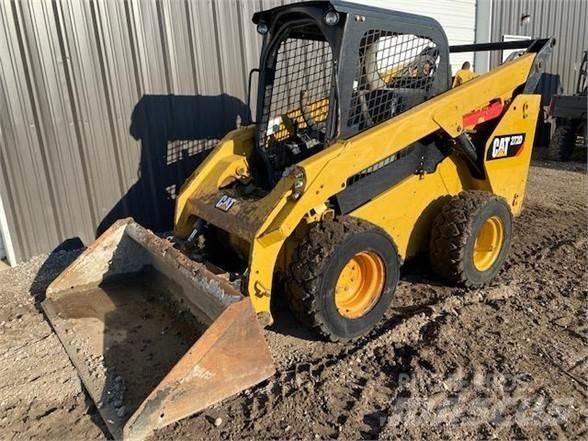 CAT 272D Skid steer loaders