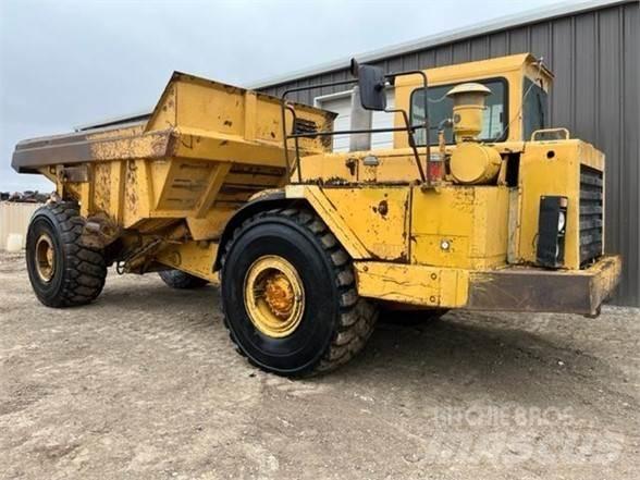 CAT D25C Articulated Haulers
