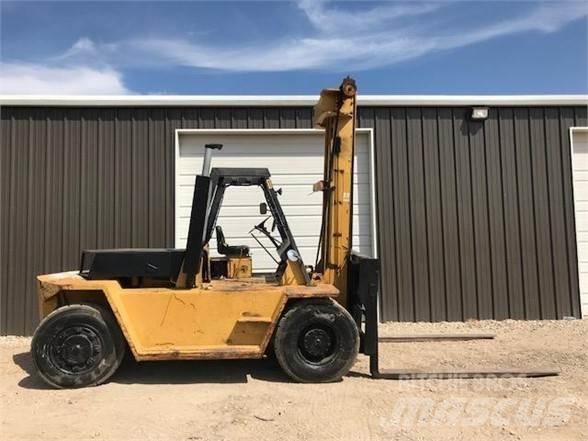 CAT V225B Diesel trucks