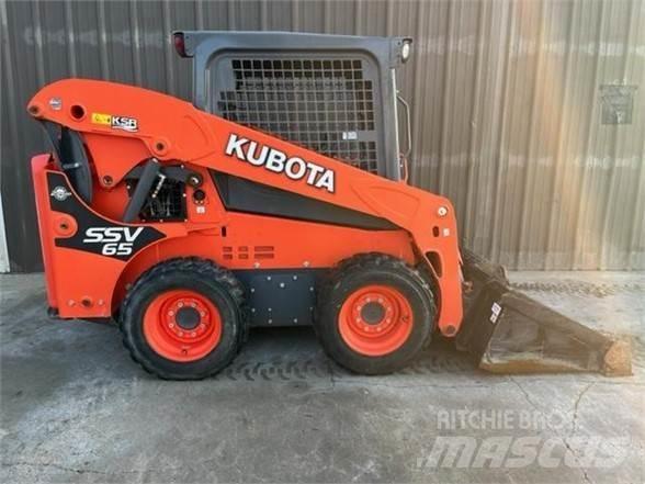 Kubota SSV65 Skid steer loaders