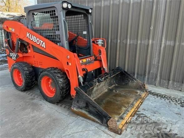 Kubota SSV65 Skid steer loaders