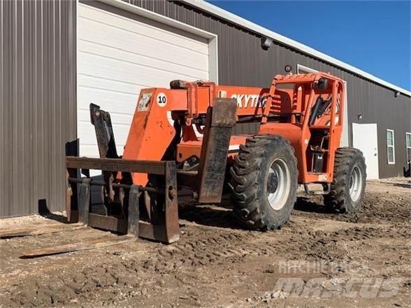 SkyTrak 10042 Telescopic handlers