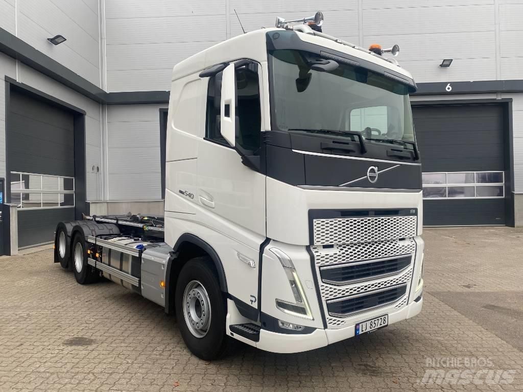 Volvo FH 540 Hook lift trucks