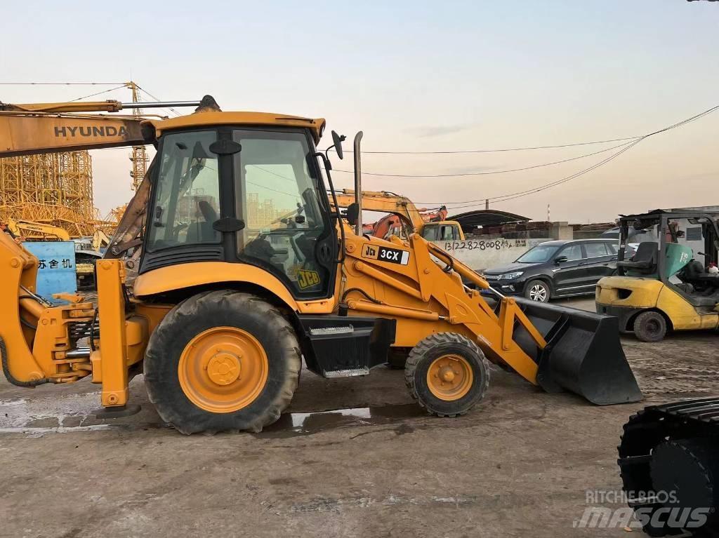 JCB 3CX Backhoe