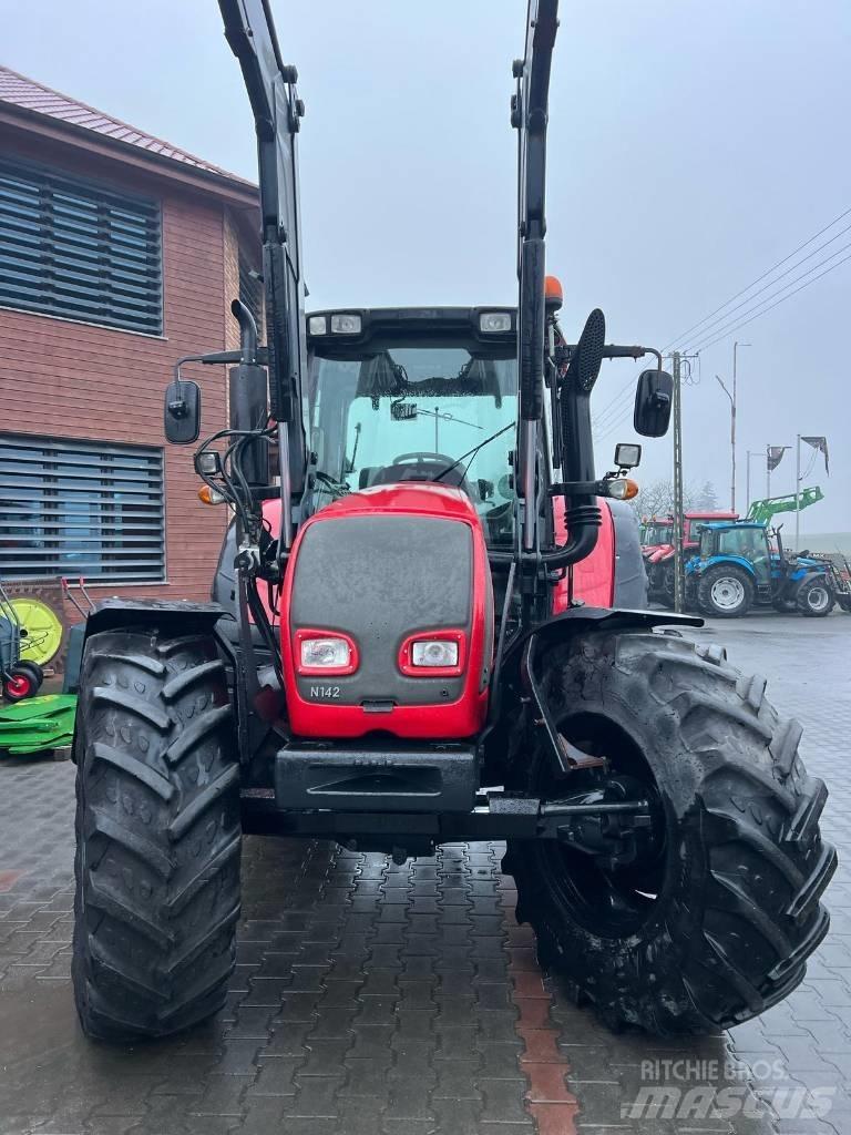 Valtra N 142 Tractors