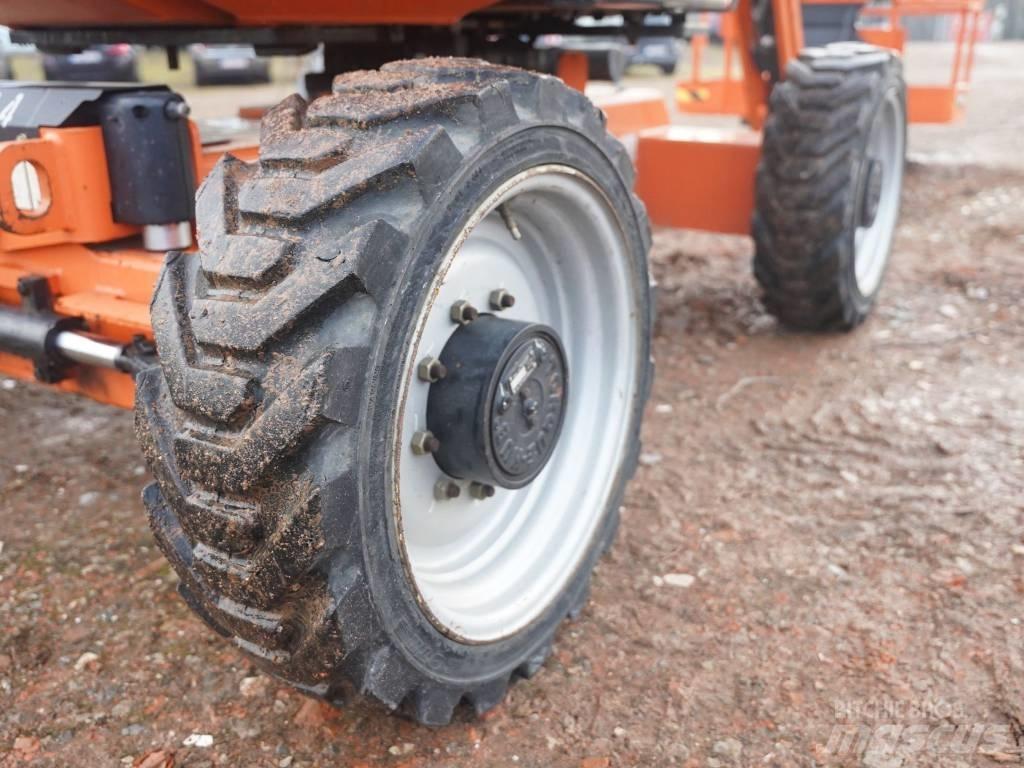 JLG 340 AJ Articulated boom lifts