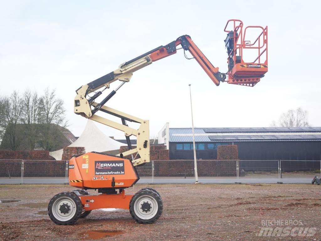 JLG 340 AJ Articulated boom lifts