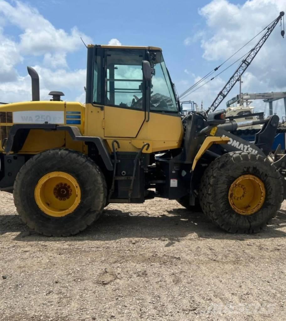 Komatsu WA 250 PZ-6 Wheel loaders