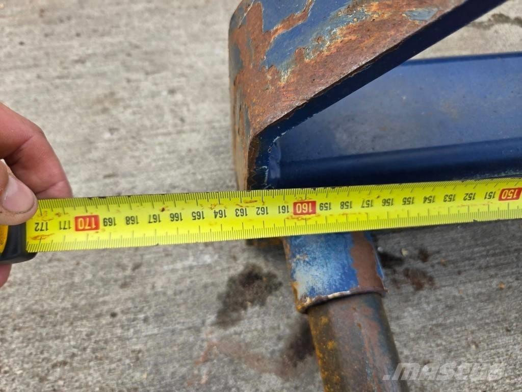 JLG Stroriek Front loader accessories
