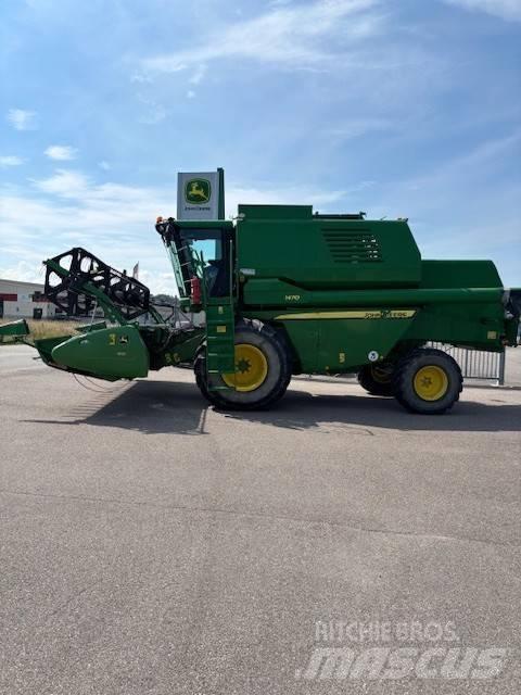 John Deere 1470 Combine harvesters