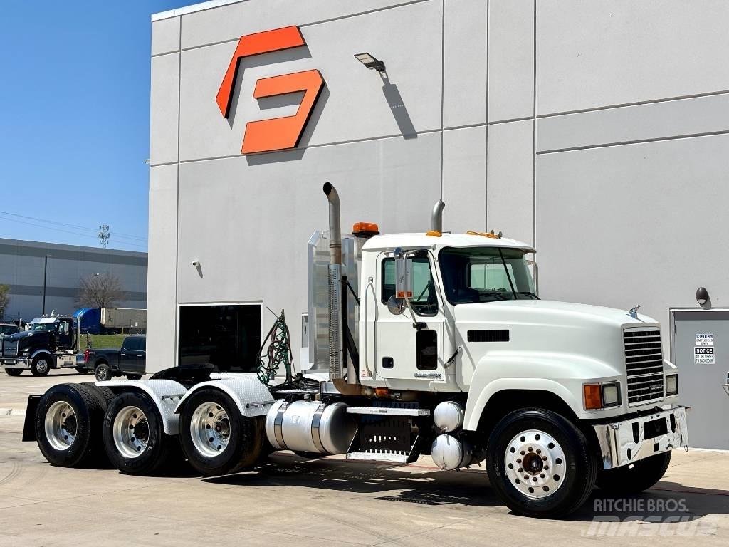 Mack CHU 613 Prime Movers