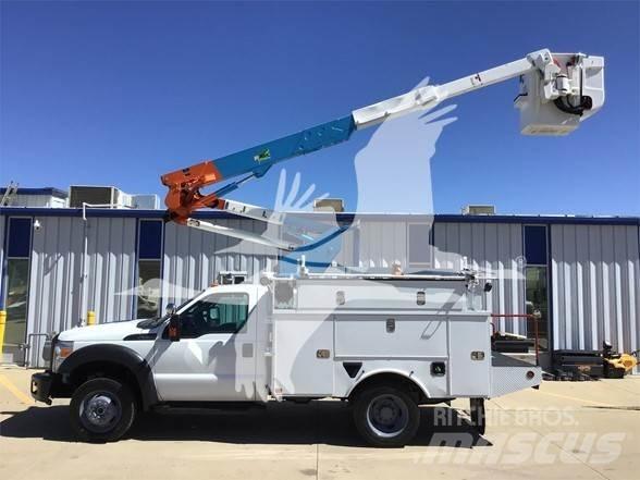 Altec AT37G Truck mounted platforms