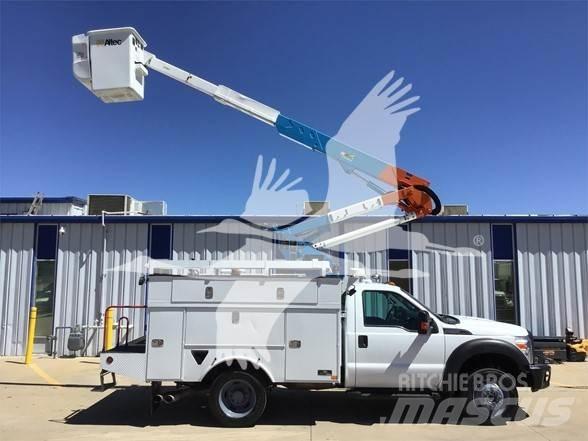 Altec AT37G Truck mounted platforms