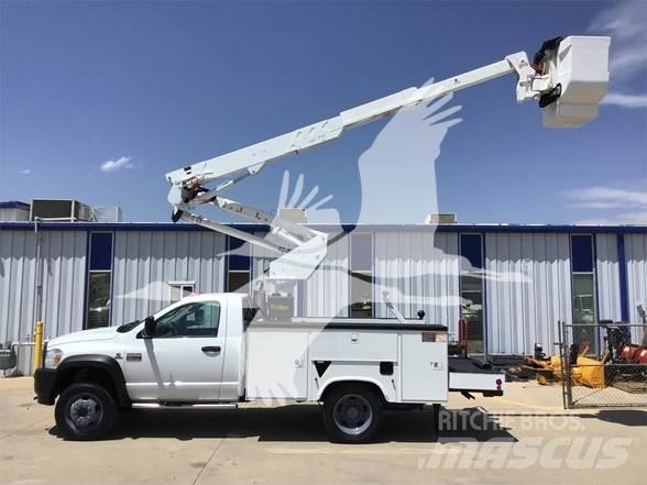 Altec AT37G Truck mounted platforms