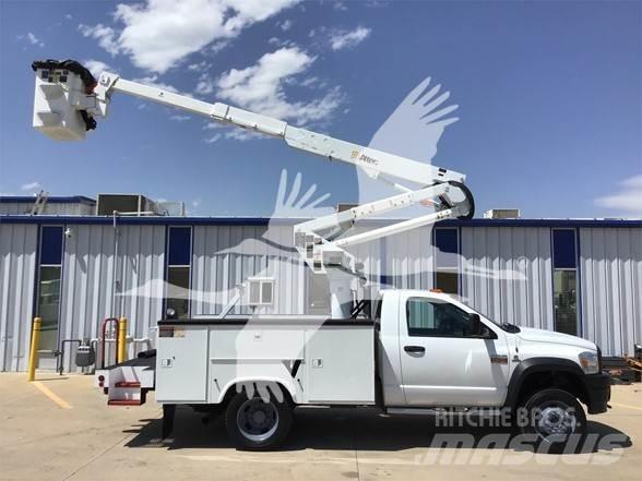Altec AT37G Truck mounted platforms