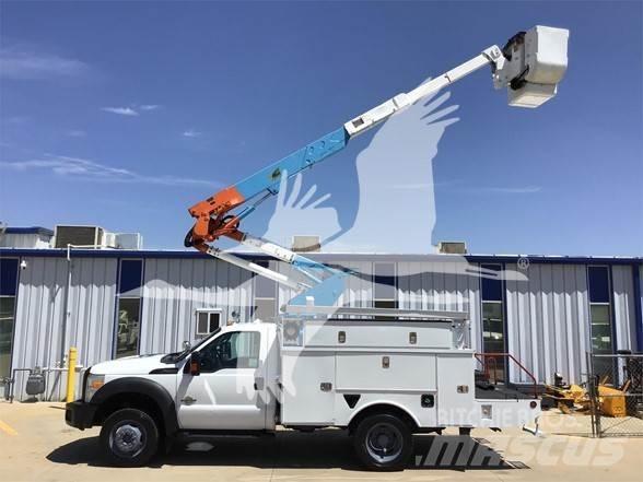 Altec AT37G Truck mounted platforms