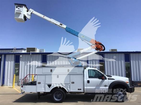 Altec AT37G Truck mounted platforms