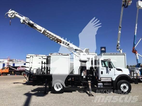 Altec DM47TB Truck mounted platforms